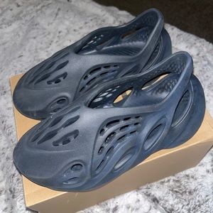 Yeezy Foam Runner Mineral Blue